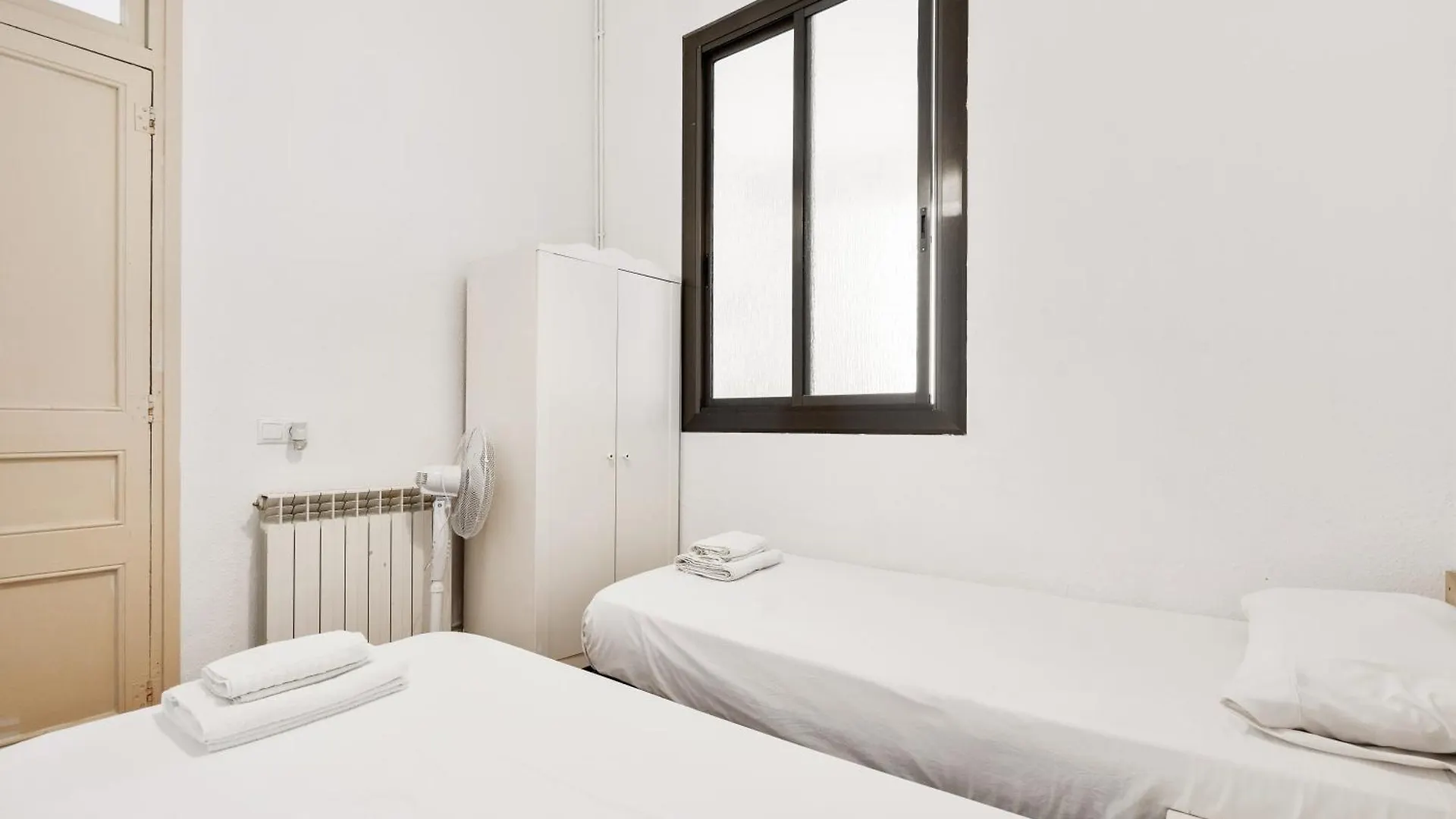 Spacious 5-Bedroom Apartment In Central Barcelona