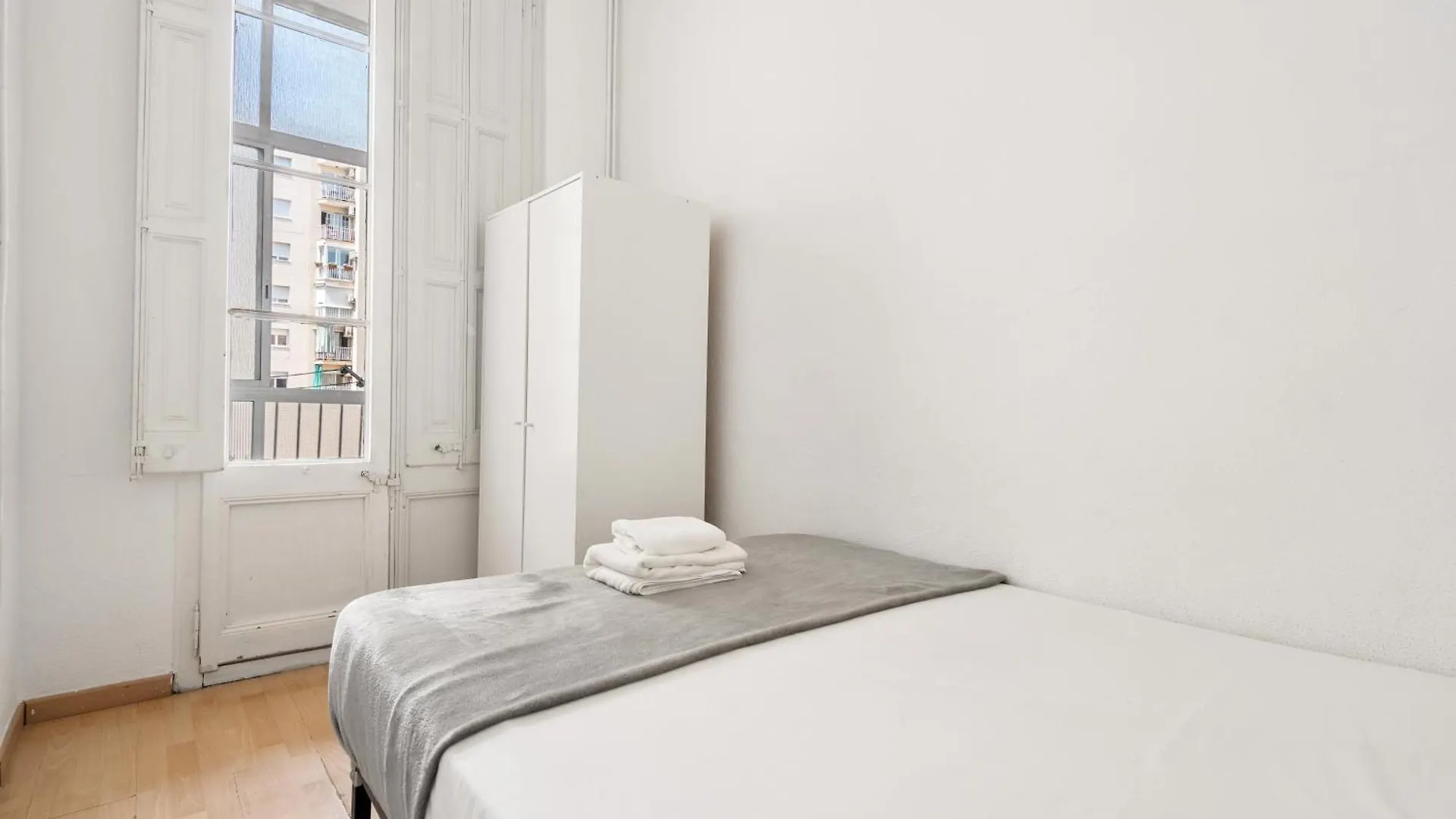Spacious 5-Bedroom Apartment In Central Barcelona