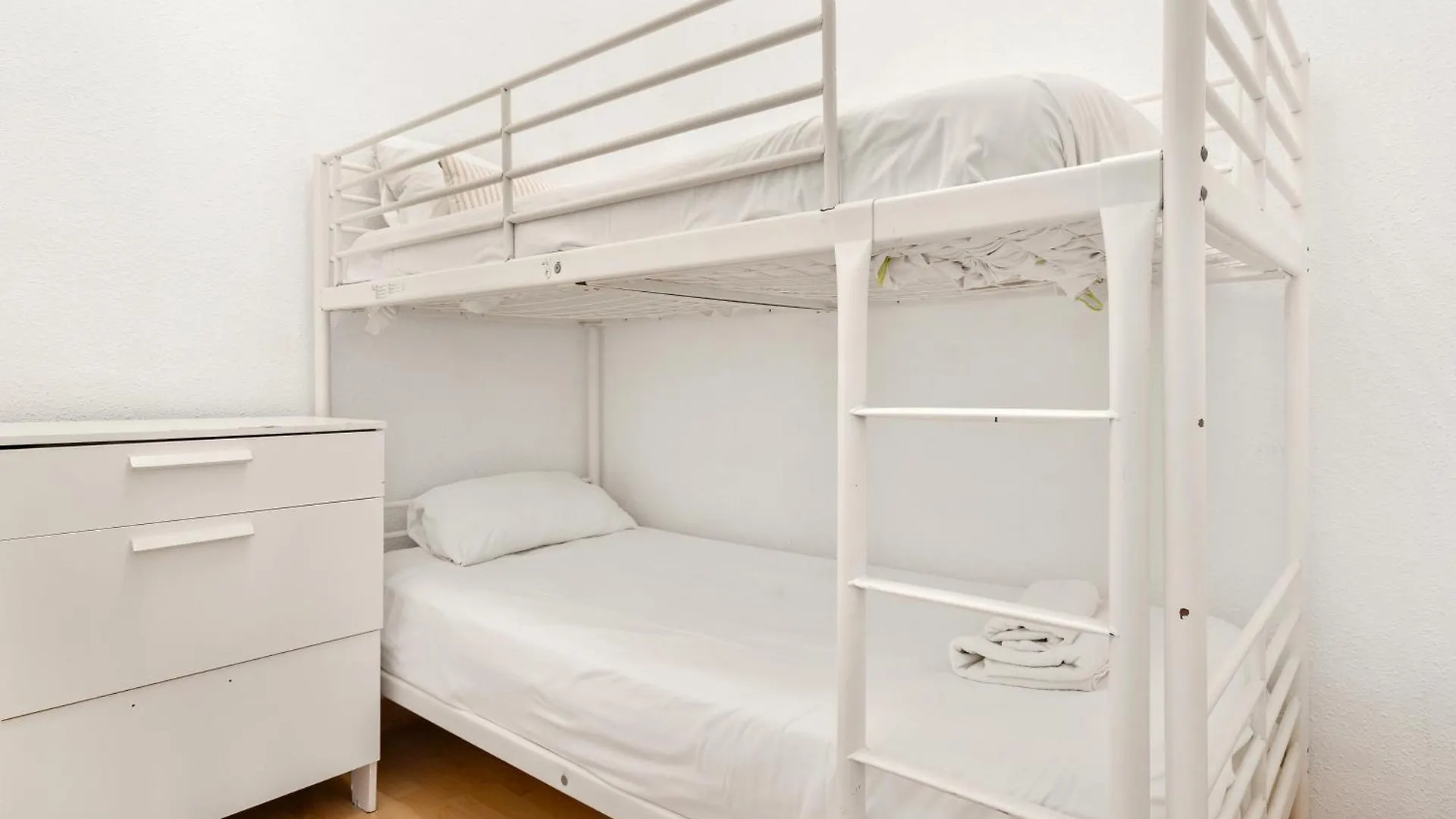 Spacious 5-Bedroom Apartment In Central Barcelona
