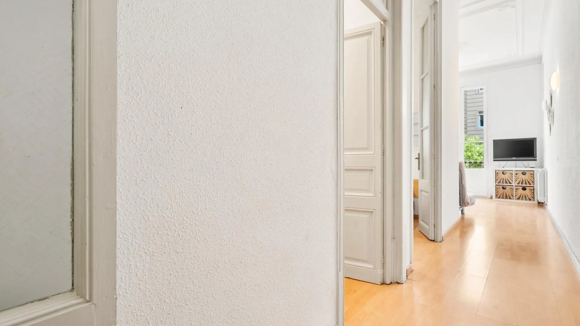 Spacious 5-Bedroom Apartment In Central Barcelona