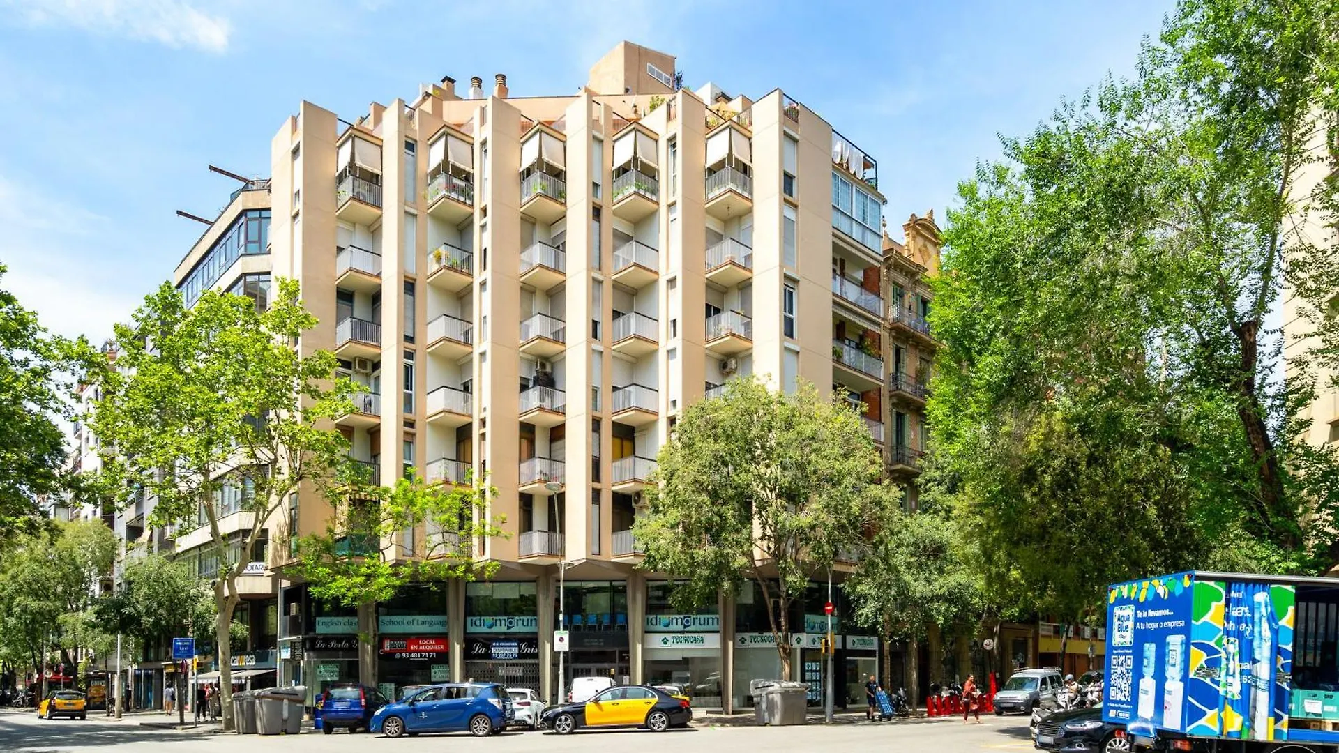 Spacious 5-Bedroom Apartment In Central Barcelona