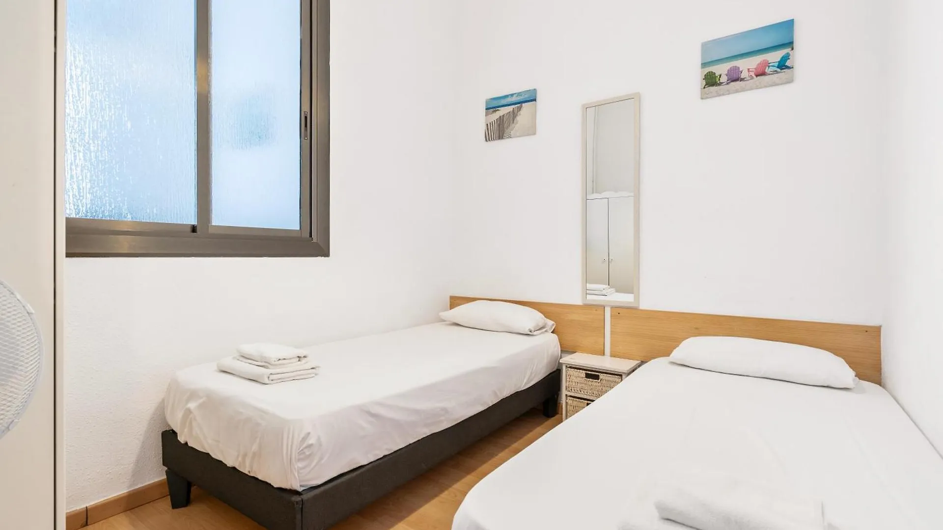 Spacious 5-Bedroom Apartment In Central Barcelona Spanyolország