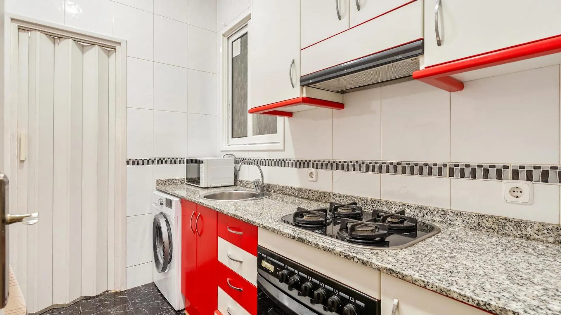 Spacious 5-Bedroom Apartment In Central Barcelona